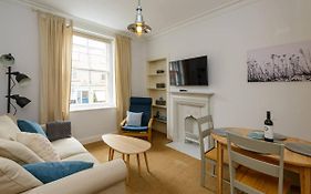 Pebbles Apartment - Heart Of Town